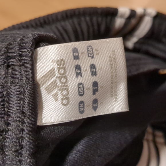 Adidas shorts - Picture 2 of 2